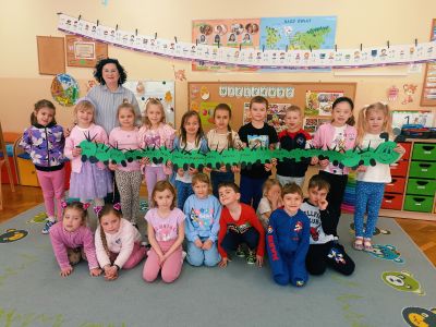 Magiczna gąsienica w Jedyneczce